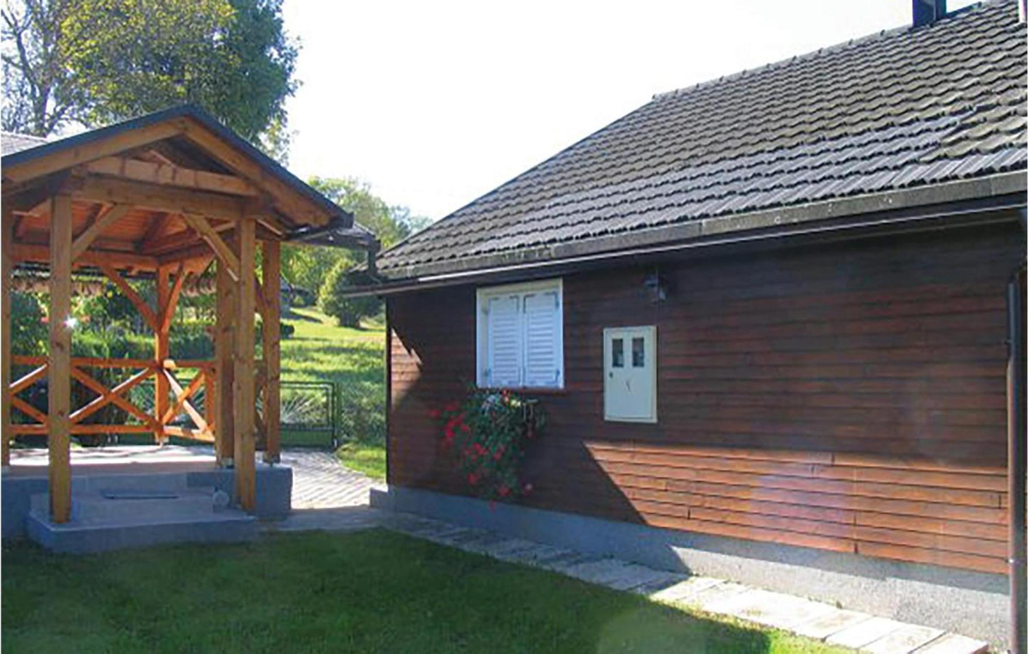 2 Bedroom Cozy Home In Bosiljevo Экстерьер фото
